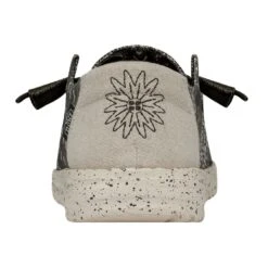 Wendy Patch - Geo Bandana Army 12 Wendy Patch - Geo Bandana Army -Heydude 40072 3UU WENDYPATCH GEOBANDANAARMY LEFTBACK